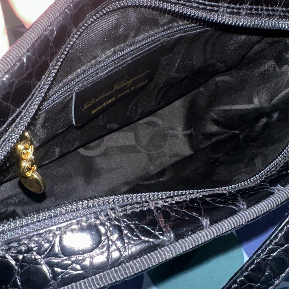 Salvatore Ferragamo Black Croc-Embossed Crossbody Bag - Picture 11 of 15
